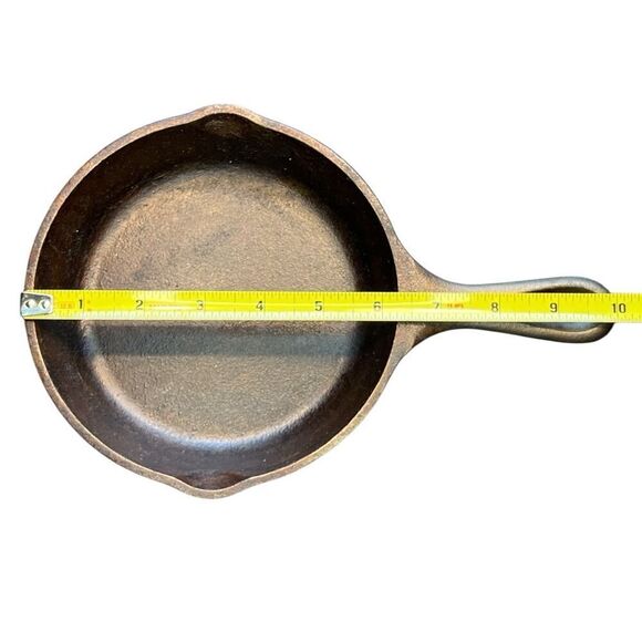 Lodge 6.5” 35 K Cast Iron Skillet Pan - Picture 2 of 3